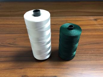 Eng sifatli oq filamentli polyester tikuv iplari